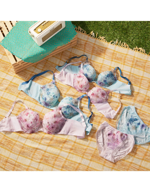 夏の新作✨ワコール✨ハグするブラ✨