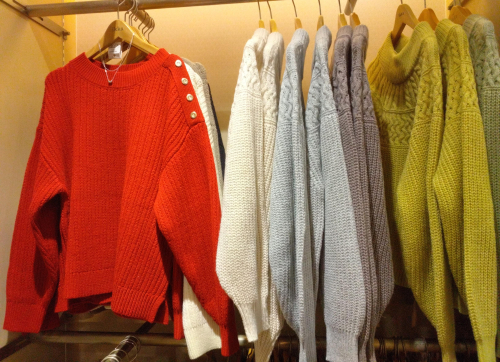 カラーニット入荷！