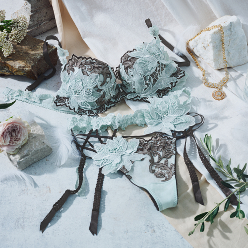 春の新作✨サルート✨32グループ✨