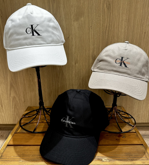 【おすすめ商品のご紹介】 Calvin Klein Monologo Printed Basebal